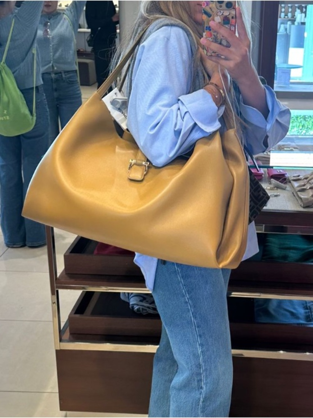 Salvatore Ferragamo Tan oversized Leather Tote - Picture 2 of 10
